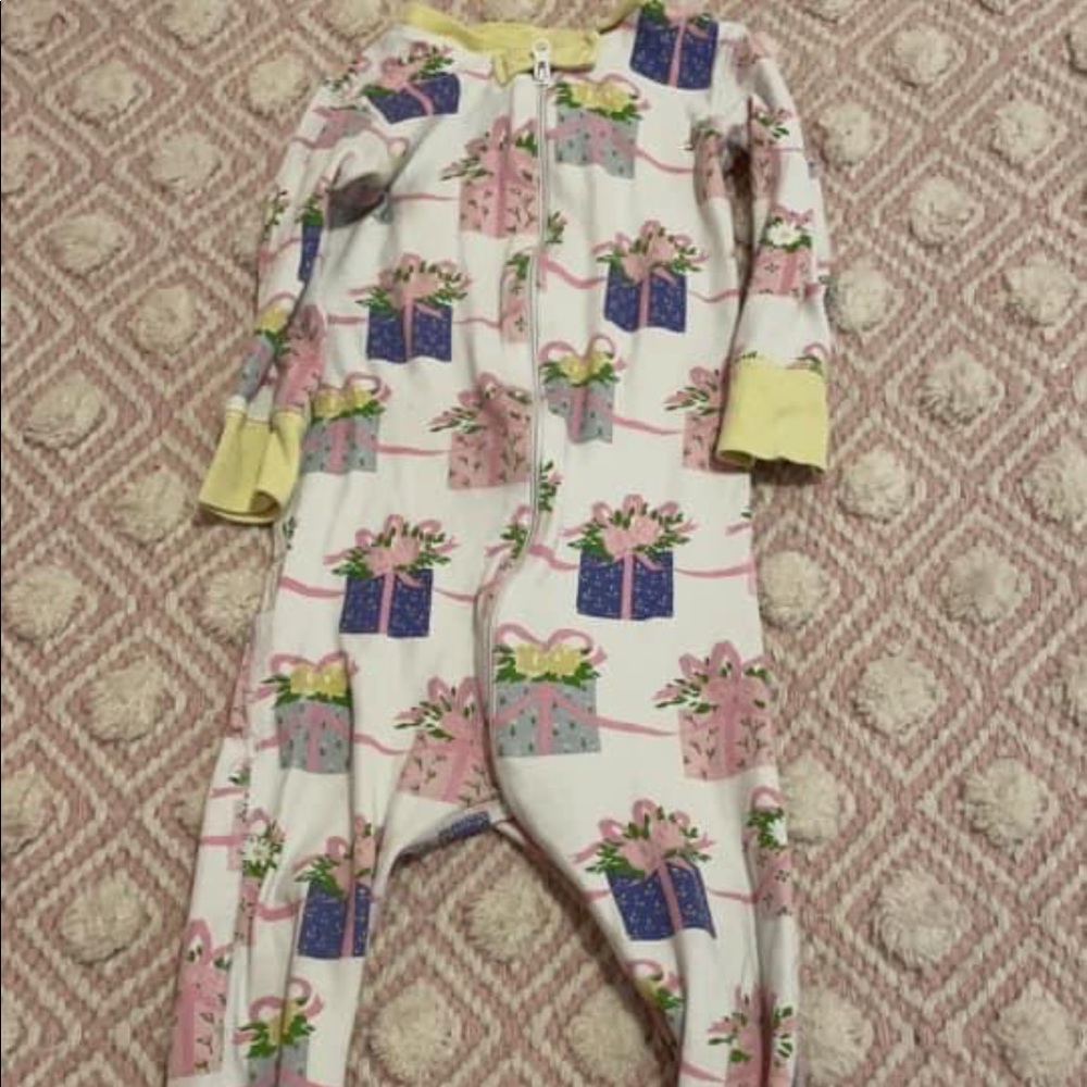 TBBC 18-24 play condition. Wear on feet and knees